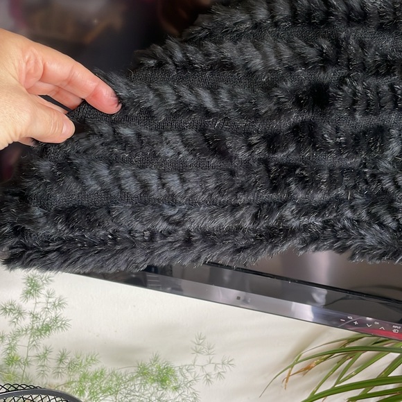 Vintage Black Rabbit Fur Stole/Poncho - Picture 3 of 3